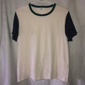 Short sleeve top with crinkles.